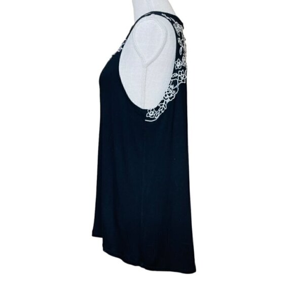 TORRID Embroidered Tank Top - Size Large - Picture 3 of 10